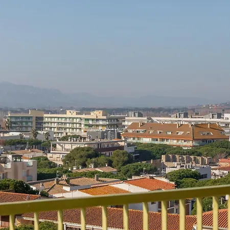 Hauzify I Superbeach Апартаменти *